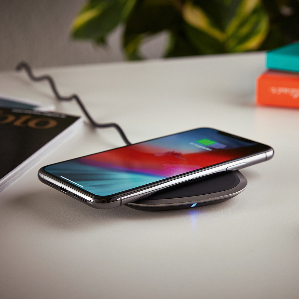 Ladegerät mit drahtloser Ladefunktion CP01 Ladegerät mit drahtloser Ladefunktion CP01